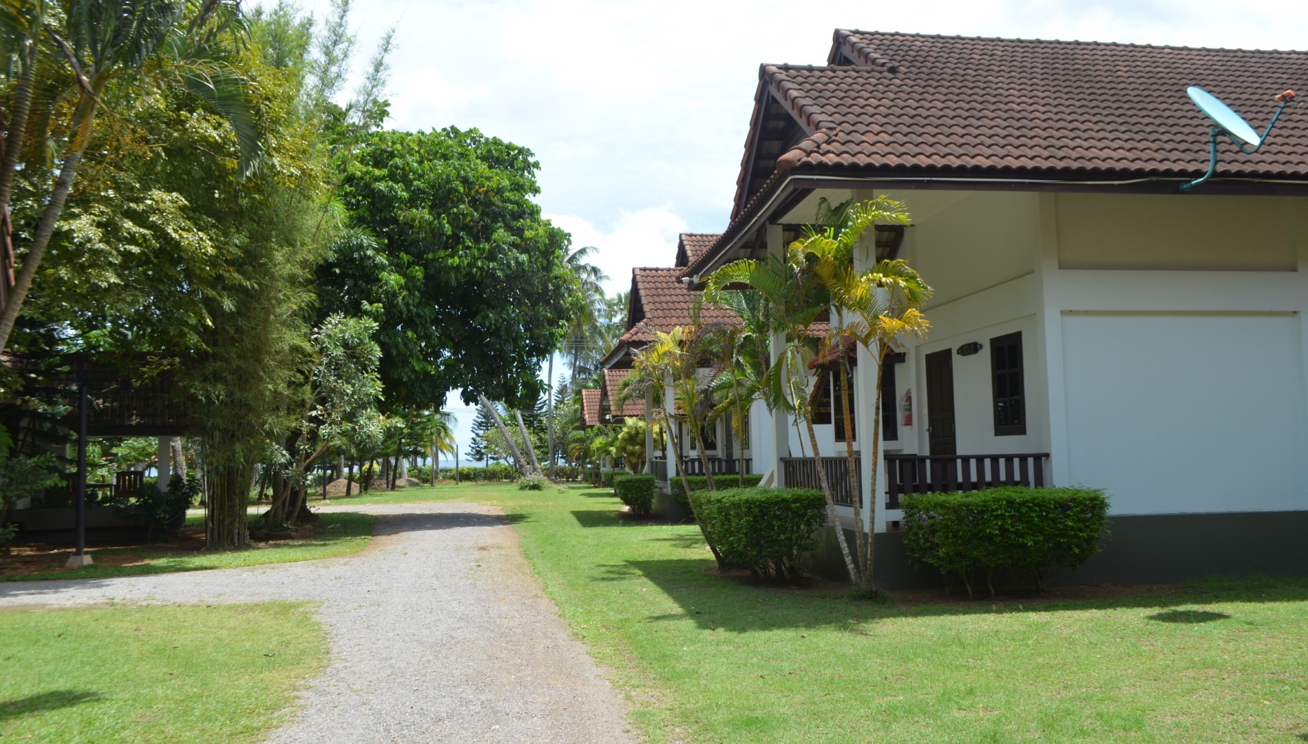 Stay at Cleanwave Resort in Chumphon Thailand.